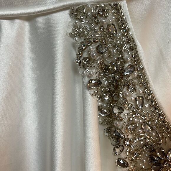 BRIDAL Gown Ieena for Mac Duggal OFF THE SHOULDER EMBELLISHED SATIN Size 2 NWT - Picture 10 of 11